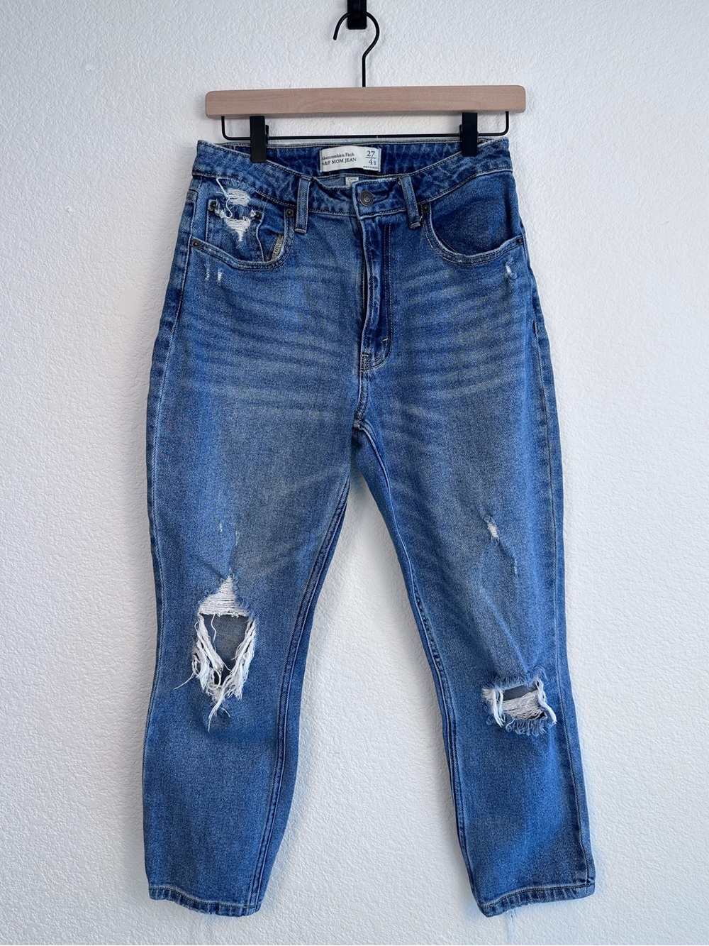 Abercrombie Curve Love Distressed Mom Jeans Size 27 4S High Rise